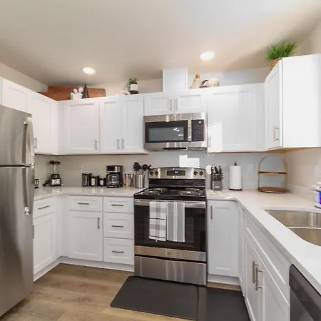 Brand New 2 Bd 1 Bth Apartment Near Scc & Gonzaga